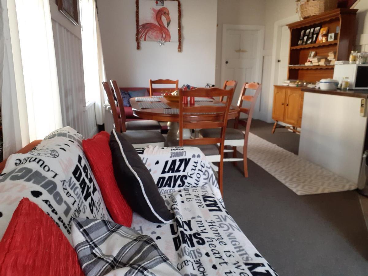 Intrepid Bed & Breakfast Christchurch Bagian luar foto