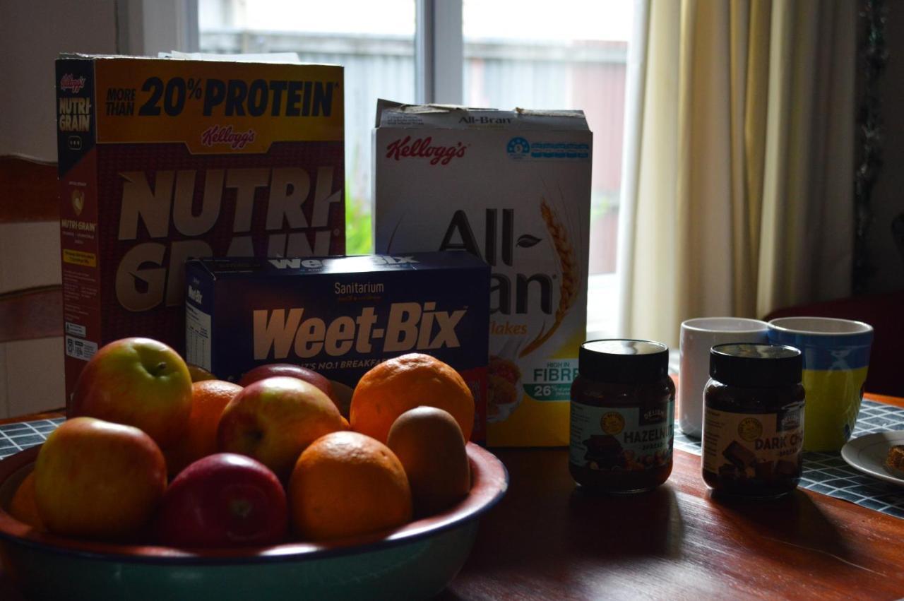 Intrepid Bed & Breakfast Christchurch Bagian luar foto